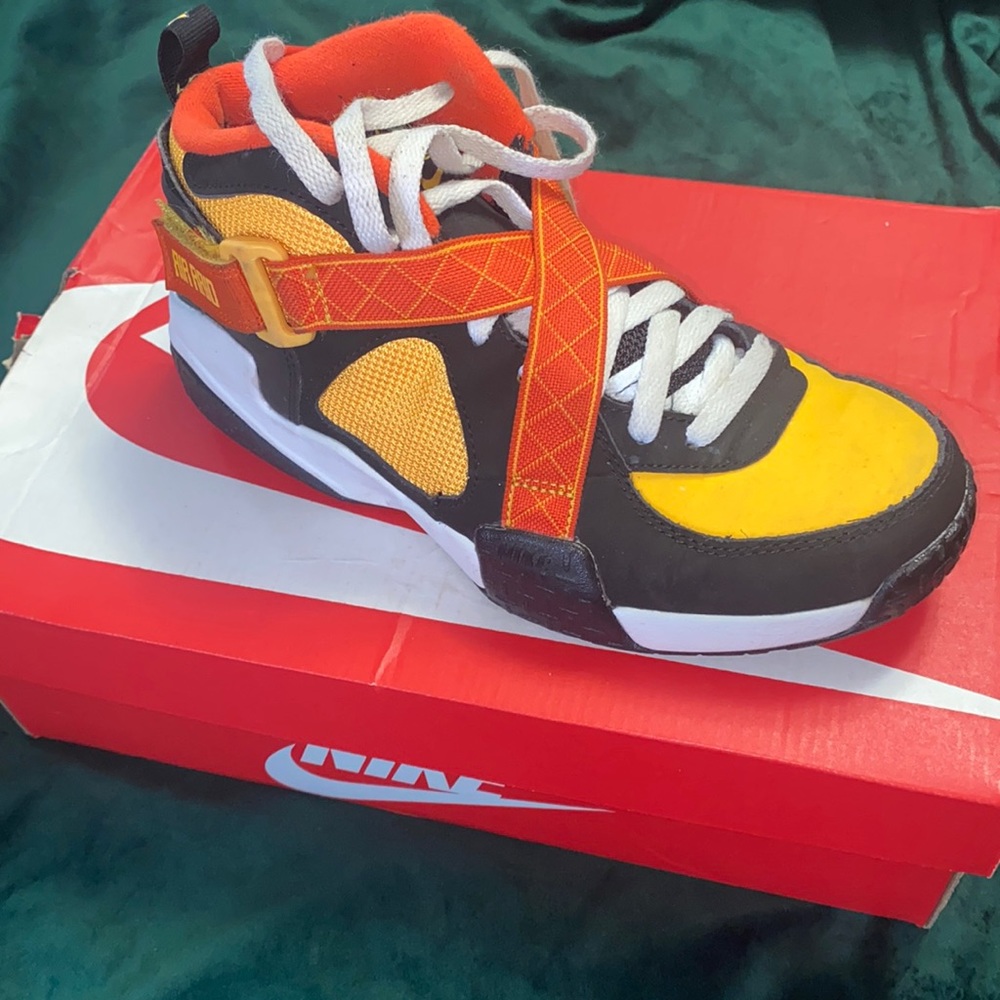 Gently worn Nike Air Raid (Raygun)